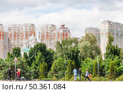Жилой микрорайон в Павшинской пойме на Красногорском бульваре. Собор святителя Николая. Редакционное фото, фотограф Алёшина Оксана / Фотобанк Лори