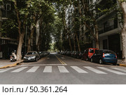 view city street with crosswalk cars. Стоковое фото, агентство Ingram Publishing / Фотобанк Лори