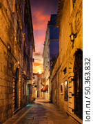 Street at night in the old town of Kotor. Стоковое фото, агентство Ingram Publishing / Фотобанк Лори