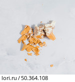 broken ice cream cone. Стоковое фото, агентство Ingram Publishing / Фотобанк Лори