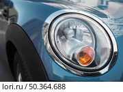 led headlight blue auto. Стоковое фото, агентство Ingram Publishing / Фотобанк Лори