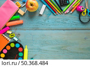 apple stationery tabletop. Стоковое фото, агентство Ingram Publishing / Фотобанк Лори
