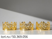 epiphany day gold crowns. Стоковое фото, агентство Ingram Publishing / Фотобанк Лори