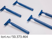 blue razors. Стоковое фото, агентство Ingram Publishing / Фотобанк Лори