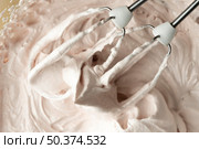 mixer delicious pink cream. Стоковое фото, агентство Ingram Publishing / Фотобанк Лори
