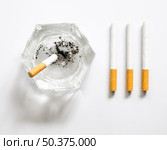 top view bad habit cigarette arrangement. Стоковое фото, агентство Ingram Publishing / Фотобанк Лори