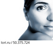 Portrait of a young beautiful woman (Blue toned in PS) Стоковое фото, агентство Ingram Publishing / Фотобанк Лори