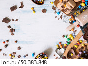 border from bakeware easter sweets. Стоковое фото, агентство Ingram Publishing / Фотобанк Лори