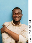 young man posing outdoor 11. Стоковое фото, агентство Ingram Publishing / Фотобанк Лори