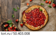 top view strawberry pie 2. Стоковое фото, агентство Ingram Publishing / Фотобанк Лори