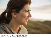 Beautiful woman with a natural smile at outdoor. Стоковое фото, агентство Ingram Publishing / Фотобанк Лори