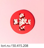 top view world heart day with pills. Стоковое фото, агентство Ingram Publishing / Фотобанк Лори