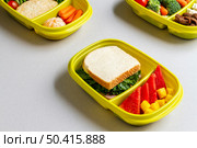 high angle packed sandwiches fruits. Стоковое фото, агентство Ingram Publishing / Фотобанк Лори