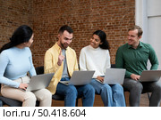 corporate workers brainstorming together 41. Стоковое фото, агентство Ingram Publishing / Фотобанк Лори