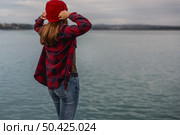 Beautiful woman enjoying her day on the lake. Стоковое фото, агентство Ingram Publishing / Фотобанк Лори