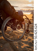 close up disabled man beach. Стоковое фото, агентство Ingram Publishing / Фотобанк Лори