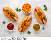hot dogs arrangement flat lay. Стоковое фото, агентство Ingram Publishing / Фотобанк Лори