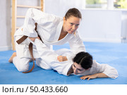 Karateka demonstrated their skills. Стоковое фото, фотограф Яков Филимонов / Фотобанк Лори