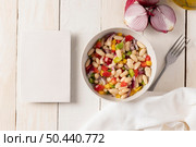 delicious salad bean copy space box. Стоковое фото, агентство Ingram Publishing / Фотобанк Лори