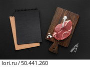gmo modified meat flat lay. Стоковое фото, агентство Ingram Publishing / Фотобанк Лори