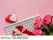 flat lay valentine s day with copy space 7. Стоковое фото, агентство Ingram Publishing / Фотобанк Лори