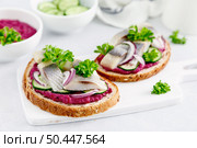 Sandwiches, toasts with salted herring and beetroot pate. Стоковое фото, агентство Ingram Publishing / Фотобанк Лори