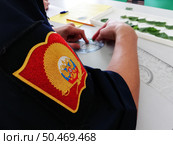 Шеврон кадета. Тюменское президентское кадетское училище. Урок биологии. Редакционное фото, фотограф Ольга Дерябина / Фотобанк Лори
