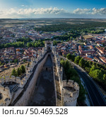 Penafiel Castle, Valladolid, Spain created in the 10th century and located at the Hill. Стоковое фото, агентство Ingram Publishing / Фотобанк Лори