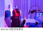 Professional gamers talk about gaming techniques for amateur gamers. to develop skills faster. Стоковое фото, агентство Ingram Publishing / Фотобанк Лори