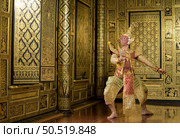 Khon, Is a classic Thai dance in a mask. This is giant and he is the one of characters from the Ramayana The greatest Thai literature of Thailand. Стоковое фото, агентство Ingram Publishing / Фотобанк Лори