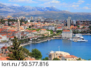 Split, Croatia (region of Dalmatia). UNESCO World Heritage Site. Mosor mountains in background. Стоковое фото, агентство Ingram Publishing / Фотобанк Лори