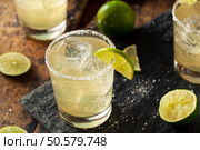 Homemade Classic Margarita Drink with Lime and Salt. Стоковое фото, агентство Ingram Publishing / Фотобанк Лори