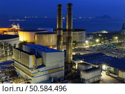 petrochemical industrial plant at night , Coal power station. power station night. Стоковое фото, агентство Ingram Publishing / Фотобанк Лори