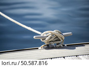 Yacht rope cleat detail image. Стоковое фото, агентство Ingram Publishing / Фотобанк Лори