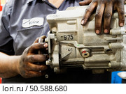 Close up of mechanic working. 24321105. Стоковое фото, агентство Ingram Publishing / Фотобанк Лори