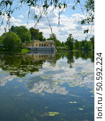 Tsaritsyn Pavilion at Olga’s pond, Petrodvorets (Peterhof, St. Petersburg, Russia), summer glory, mirror reflection. Стоковое фото, фотограф Елена  Попкова / Фотобанк Лори