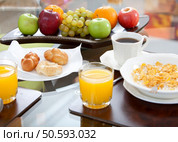 Healthy breakfast displayed on the dinning room. Стоковое фото, агентство Ingram Publishing / Фотобанк Лори