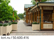 Бульварная улица. Ретро кафе. Рыбинск. Ярославская область. Золотое кольцо. Boulevard Street. Retro Cafe.  Yaroslavl Region. Golden Ring. Стоковое фото, фотограф Алексей Крылов / Фотобанк Лори