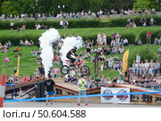 Суперэндуро 2025 3й этап в Волгограде 29.06.25г. на Центральной набережной. Мотогонщик в прыжке. Редакционное фото, фотограф Тамара Селиванова / Фотобанк Лори