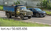 Автомобиль зил 130 грузовой автомобиль. Редакционное фото, фотограф Анатолий Володин / Фотобанк Лори
