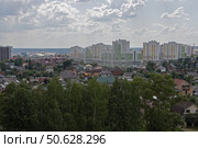 Городской пейзаж Верхней Пышмы. Вид с колеса обозрения в городском парке. Стоковое фото, фотограф Елизавета Атаманова / Фотобанк Лори