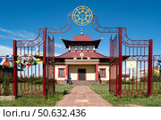Хурул буддийской общины Миндроллинг, Элиста, Калмыкия (2023 год). Редакционное фото, фотограф Инна Грязнова / Фотобанк Лори