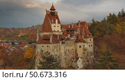 Bran castle in Transylvania, Romania (2022 год). Стоковое видео, видеограф Михаил Коханчиков / Фотобанк Лори