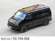 Volkswagen Caravelle. Редакционное фото, фотограф Art Konovalov / Фотобанк Лори
