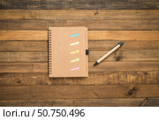Блокнот и ручка на деревянном фоне. Место для текста. Notebook and pen on the wooden background. Notebook mock up. Copy space. Стоковое фото, фотограф AllNikArt / Фотобанк Лори