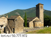 Stone Church of San Pedro in Larrede, part of Serrablo Churches Route. Стоковое фото, фотограф Яков Филимонов / Фотобанк Лори