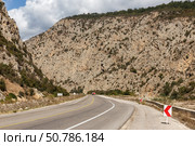 Exploring the winding Gorgan Bojnord road through Golestan National Park in Iran. Стоковое фото, фотограф Михаил Пряхин / Фотобанк Лори