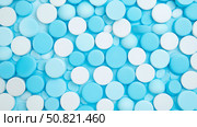 Calming Circle Array: Tranquil Blue and White Bubble Pattern Background. Стоковое AI-изображение, AI-художник Данила Большаков / Фотобанк Лори