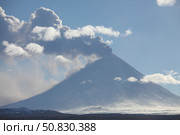 Eruption of Kliuchevskoi Volcano, Kamchatka, Russia. Стоковое фото, фотограф Richard Roscoe/Stocktrek Images / ТАСС / Фотобанк Лори