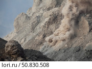 Rockfall on flank of Rerombola lava dome of Paluweh volcano, Indonesia. Стоковое фото, фотограф Richard Roscoe/Stocktrek Images / ТАСС / Фотобанк Лори